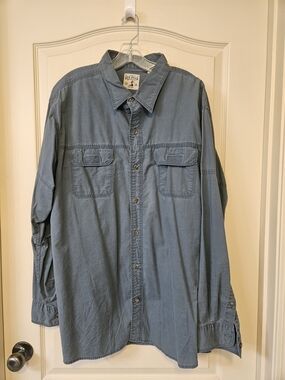 Casual Button-Up Chambray Shirt in Blue